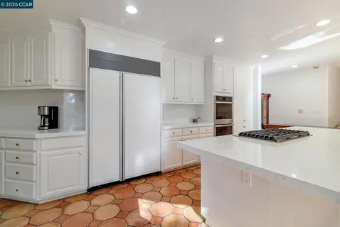 $3,700,000 | 74 Yarrow Valley Lane, Orinda, CA 94563