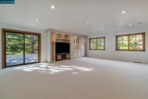 $3,700,000 | 74 Yarrow Valley Lane, Orinda, CA 94563