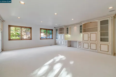 $3,700,000 | 74 Yarrow Valley Lane, Orinda, CA 94563