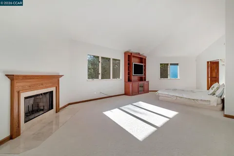 $3,700,000 | 74 Yarrow Valley Lane, Orinda, CA 94563