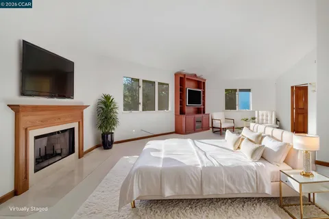 $3,700,000 | 74 Yarrow Valley Lane, Orinda, CA 94563