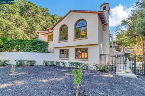 $3,700,000 | 74 Yarrow Valley Lane, Orinda, CA 94563