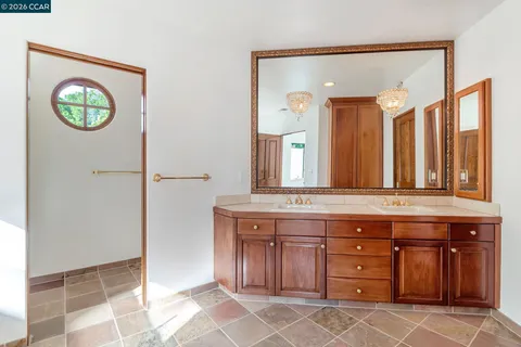 $3,700,000 | 74 Yarrow Valley Lane, Orinda, CA 94563