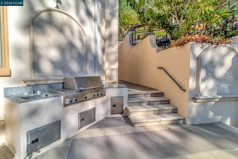 $3,700,000 | 74 Yarrow Valley Lane, Orinda, CA 94563
