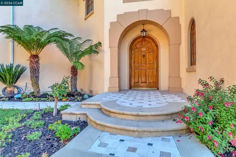 $3,700,000 | 74 Yarrow Valley Lane, Orinda, CA 94563