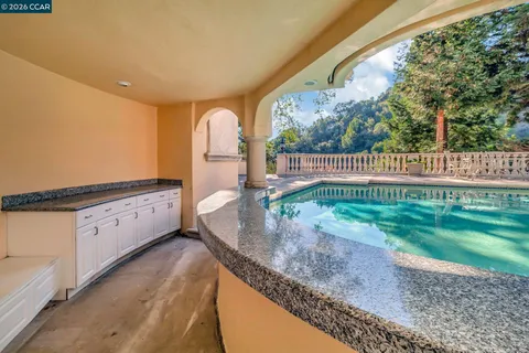 $3,700,000 | 74 Yarrow Valley Lane, Orinda, CA 94563