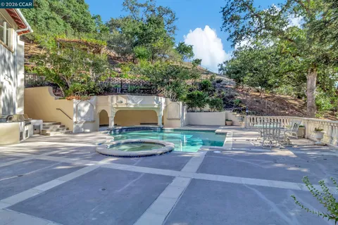 $3,700,000 | 74 Yarrow Valley Lane, Orinda, CA 94563