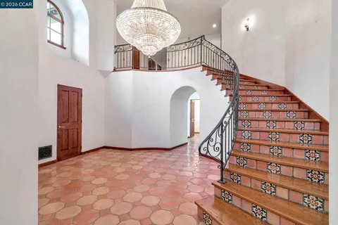 $3,700,000 | 74 Yarrow Valley Lane, Orinda, CA 94563