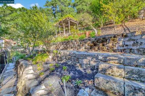 $3,700,000 | 74 Yarrow Valley Lane, Orinda, CA 94563