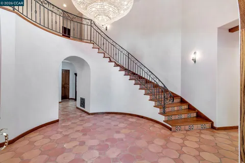 $3,700,000 | 74 Yarrow Valley Lane, Orinda, CA 94563