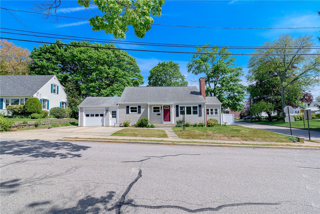 76 Crossland Road West Warwick, RI 02893 - Photo 3 of 29