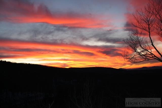 112 Hummingbird Road Beech Mountain, NC 28604 - Photo 29 of 35 Gallery Image 29
