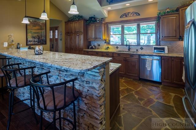 112 Hummingbird Road Beech Mountain, NC 28604 - Photo 3 of 35 Gallery Image 3