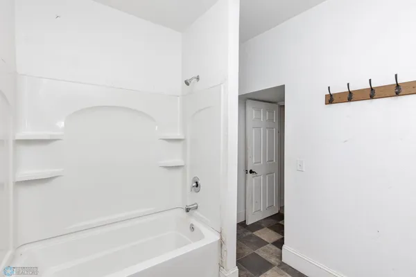 $155,000 | 601 10th Street South, Fargo, ND 58103