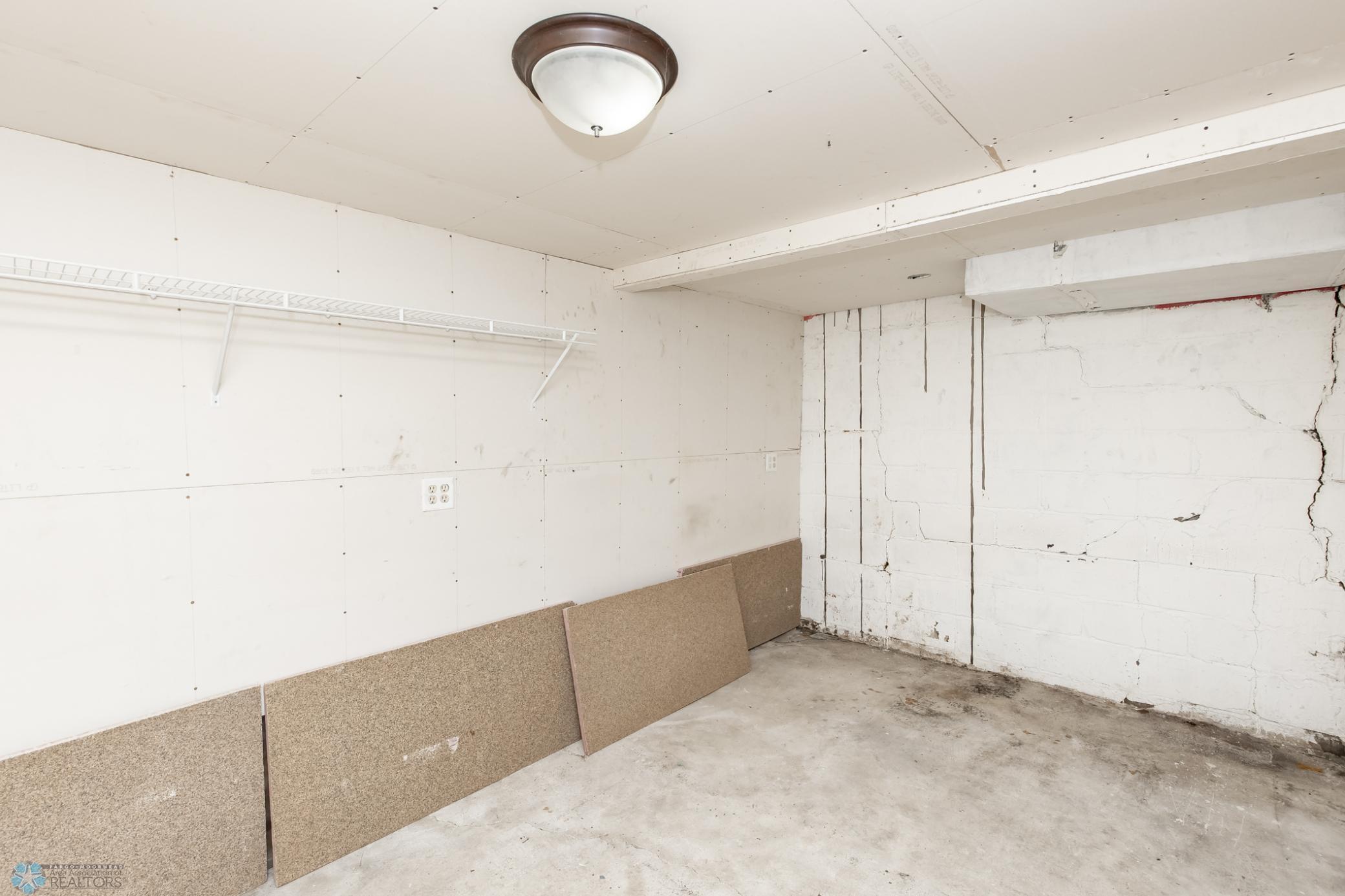 601 10th Street South Fargo, ND 58103 - Photo 27 of 35