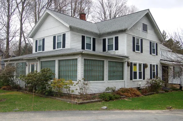 $1,600 | 30 Stockbridge Road, Great Barrington, MA 01230