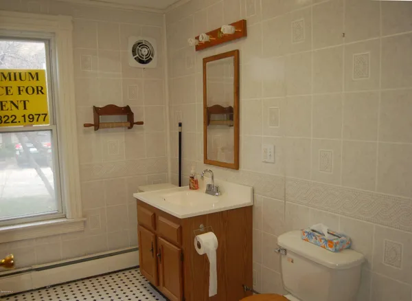 $1,600 | 30 Stockbridge Road, Great Barrington, MA 01230