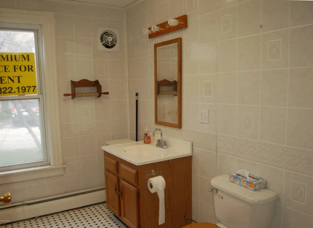 $1,600 | 30 Stockbridge Road, Great Barrington, MA 01230