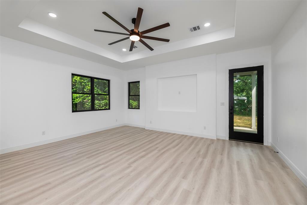 3323 Reed Lane Dallas, TX 75215 - Photo 18 of 35 Living and Dining area