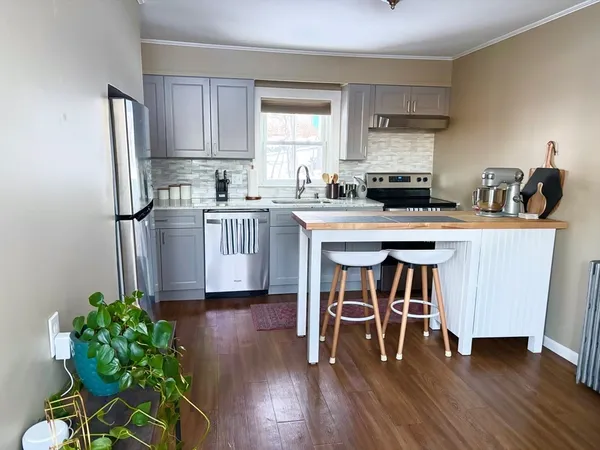 $3,100 | 872 Main Street, Unit 1, Reading, MA 01867