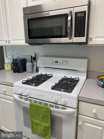 $500,000 | 11210 Edson Park Place, Unit 9, Rockville, MD 20852