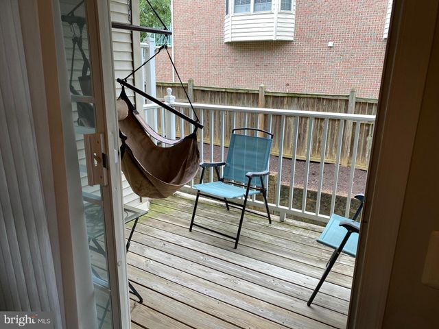 $500,000 | 11210 Edson Park Place, Unit 9, Rockville, MD 20852