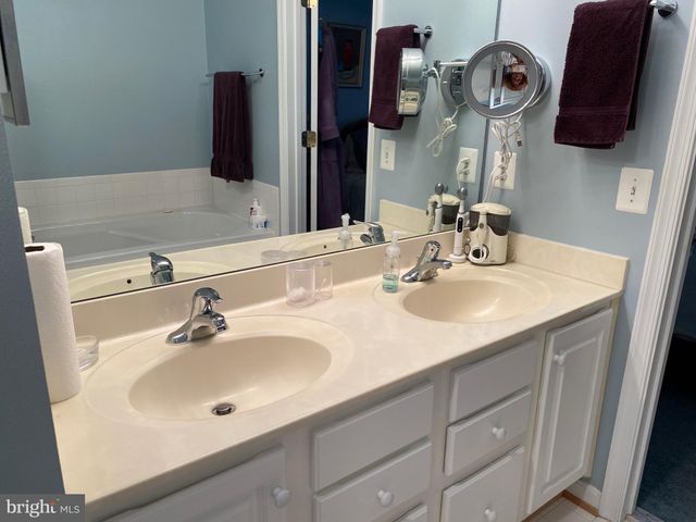 $500,000 | 11210 Edson Park Place, Unit 9, Rockville, MD 20852