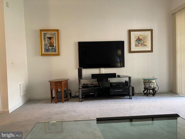 $500,000 | 11210 Edson Park Place, Unit 9, Rockville, MD 20852