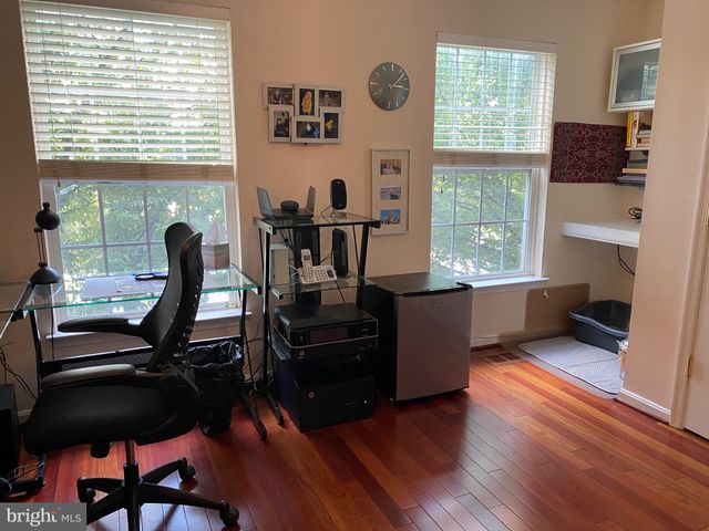 $500,000 | 11210 Edson Park Place, Unit 9, Rockville, MD 20852