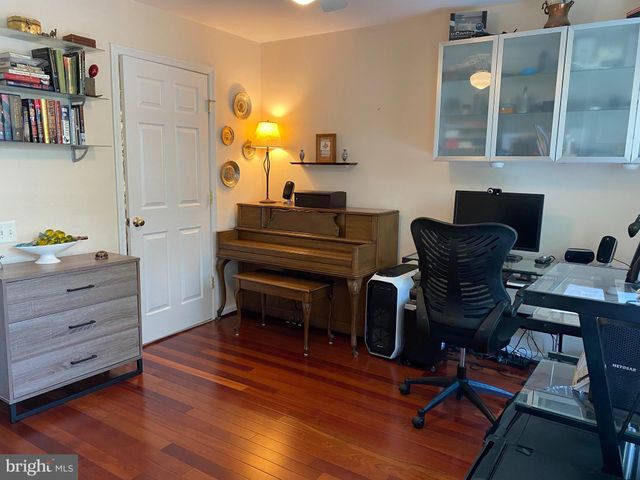 $500,000 | 11210 Edson Park Place, Unit 9, Rockville, MD 20852