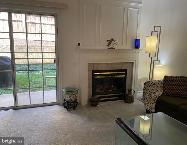 $500,000 | 11210 Edson Park Place, Unit 9, Rockville, MD 20852