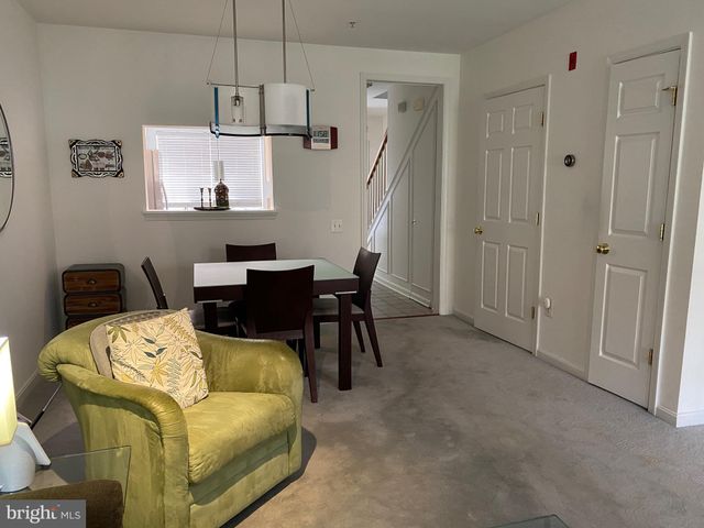 $500,000 | 11210 Edson Park Place, Unit 9, Rockville, MD 20852