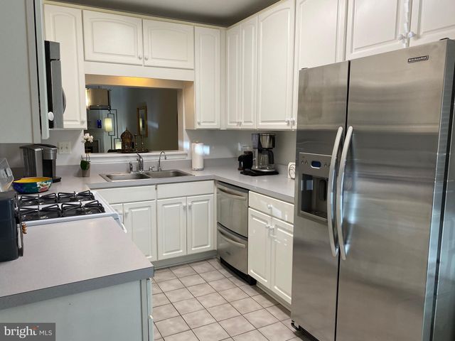 $500,000 | 11210 Edson Park Place, Unit 9, Rockville, MD 20852