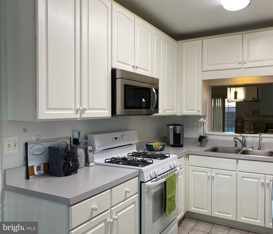 $500,000 | 11210 Edson Park Place, Unit 9, Rockville, MD 20852