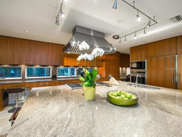 $6,350,000 | 1404 Kenilworth Street, Sarasota, FL 34231