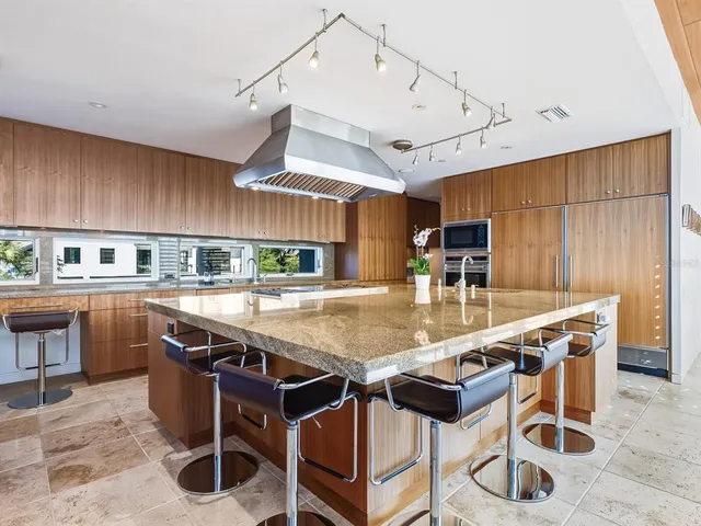 $6,350,000 | 1404 Kenilworth Street, Sarasota, FL 34231