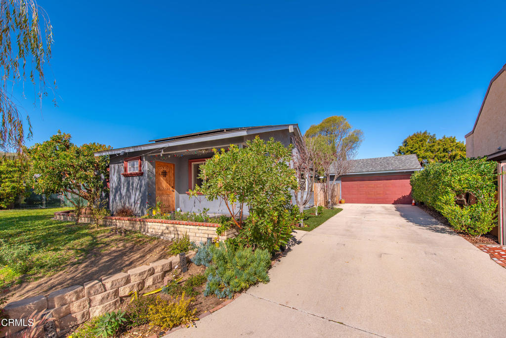 885 Riverside Street Ventura, CA 93001 - Photo 3 of 38 885 Riverside St Ventura-5