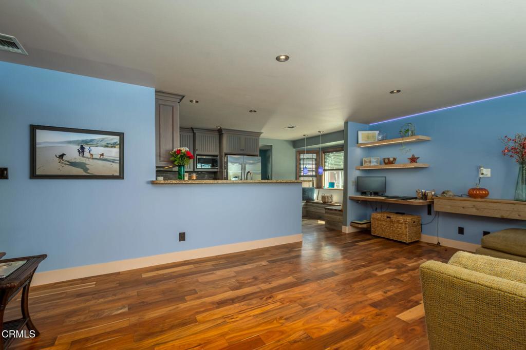 885 Riverside Street Ventura, CA 93001 - Photo 9 of 38 VCV-Riverside-105