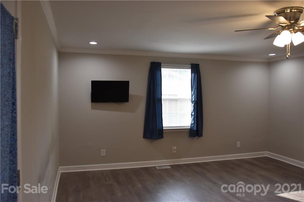 712 West Rice Street, Unit 5 Landis, NC 28088 - Photo 25 of 34 Gallery Image 25