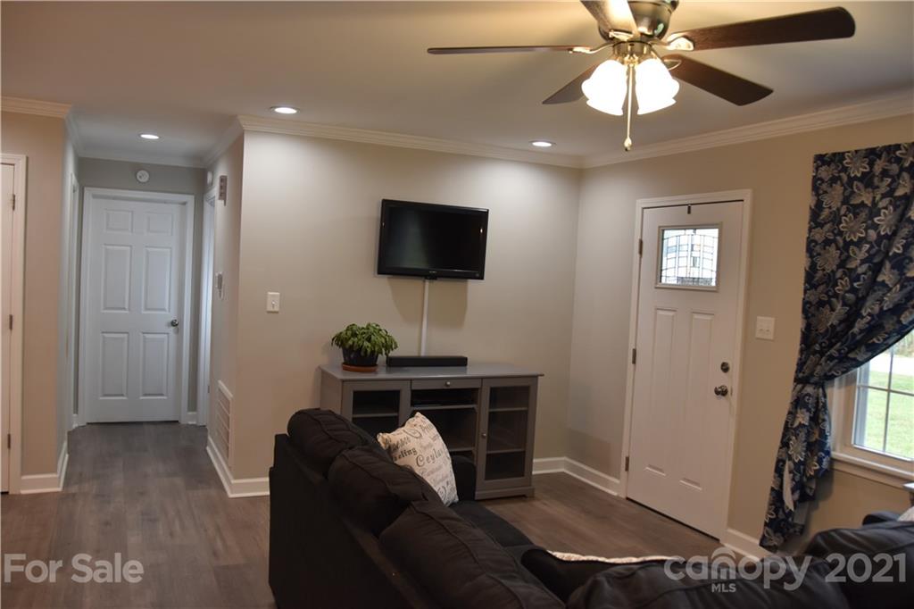 712 West Rice Street, Unit 5 Landis, NC 28088 - Photo 4 of 34 Gallery Image 4