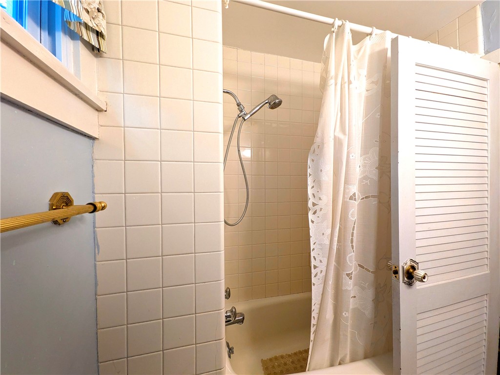 121 Palmer Road Jefferson, NY 12093 - Photo 20 of 49 Primary Full Bathroom