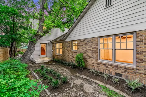 $2,150,000 | 1704 Travis Heights Boulevard, Austin, TX 78704