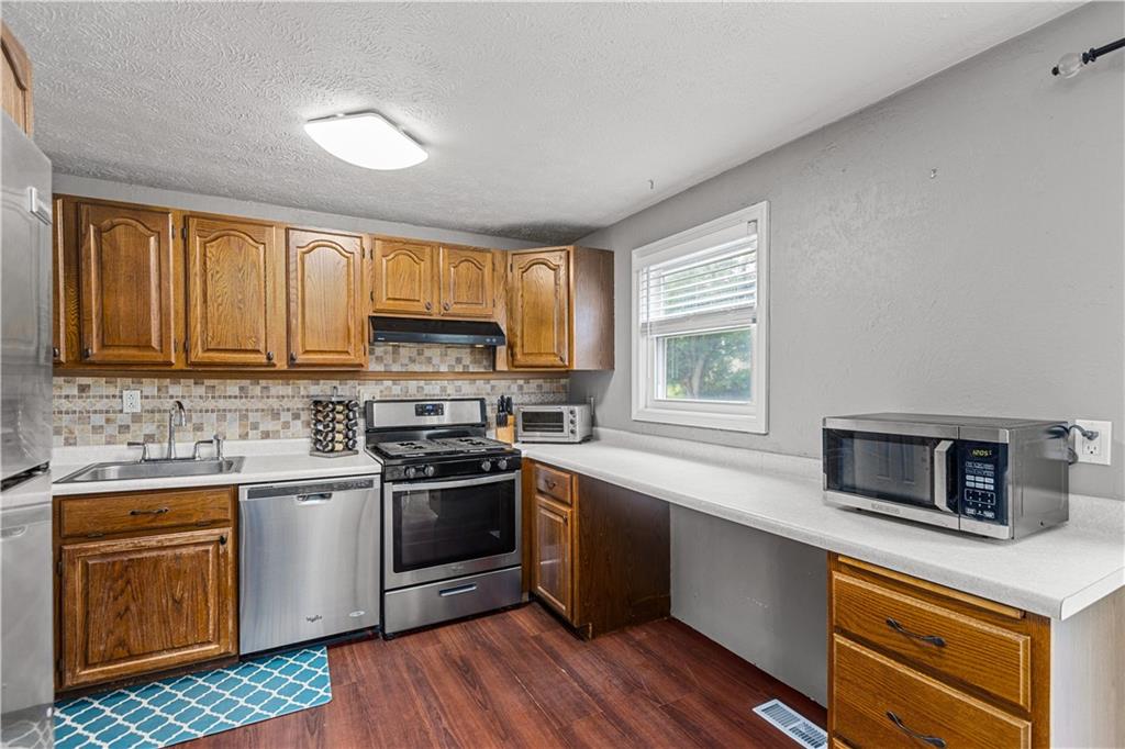 105 Old Ridge Road Coraopolis, PA 15108 - Photo 17 of 37 Gallery Image 17