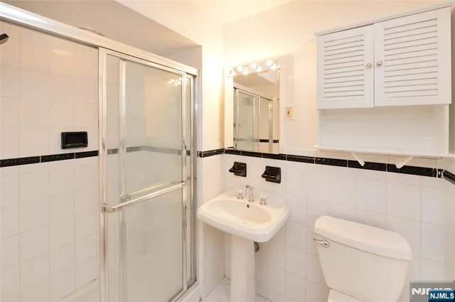 $3,100 | 52 Elizabeth Street, Unit 2, Garfield, NJ 07026