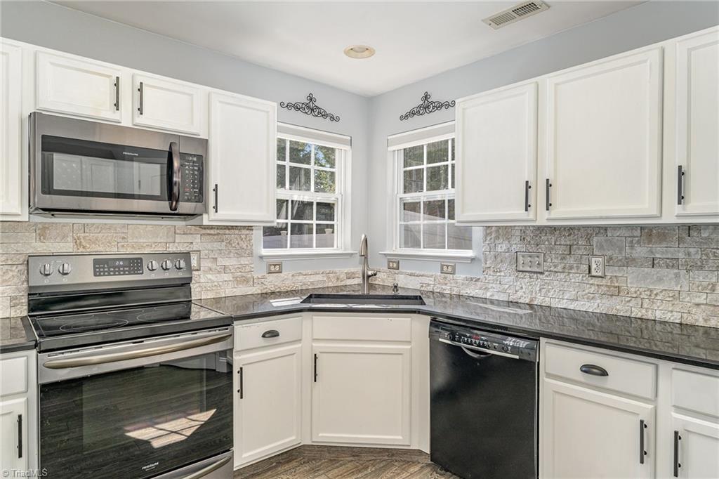 1188 Maple Ridge Drive Burlington, NC 27217 - Photo 13 of 34