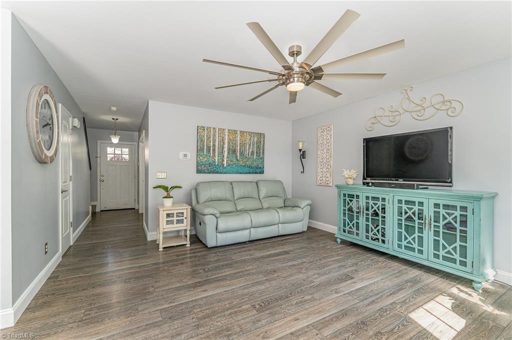 1188 Maple Ridge Drive Burlington, NC 27217 - Photo 5 of 34