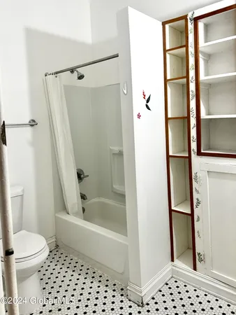 $1,950 | 316 Western Avenue, Unit 1, Albany, NY 12203