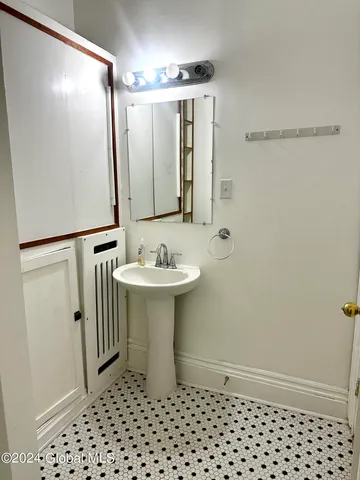 $1,950 | 316 Western Avenue, Unit 1, Albany, NY 12203