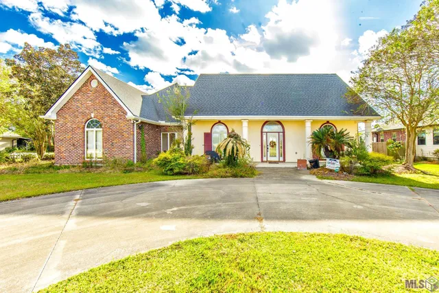 $460,000 | 111 Thetford Drive, Houma, LA 70360