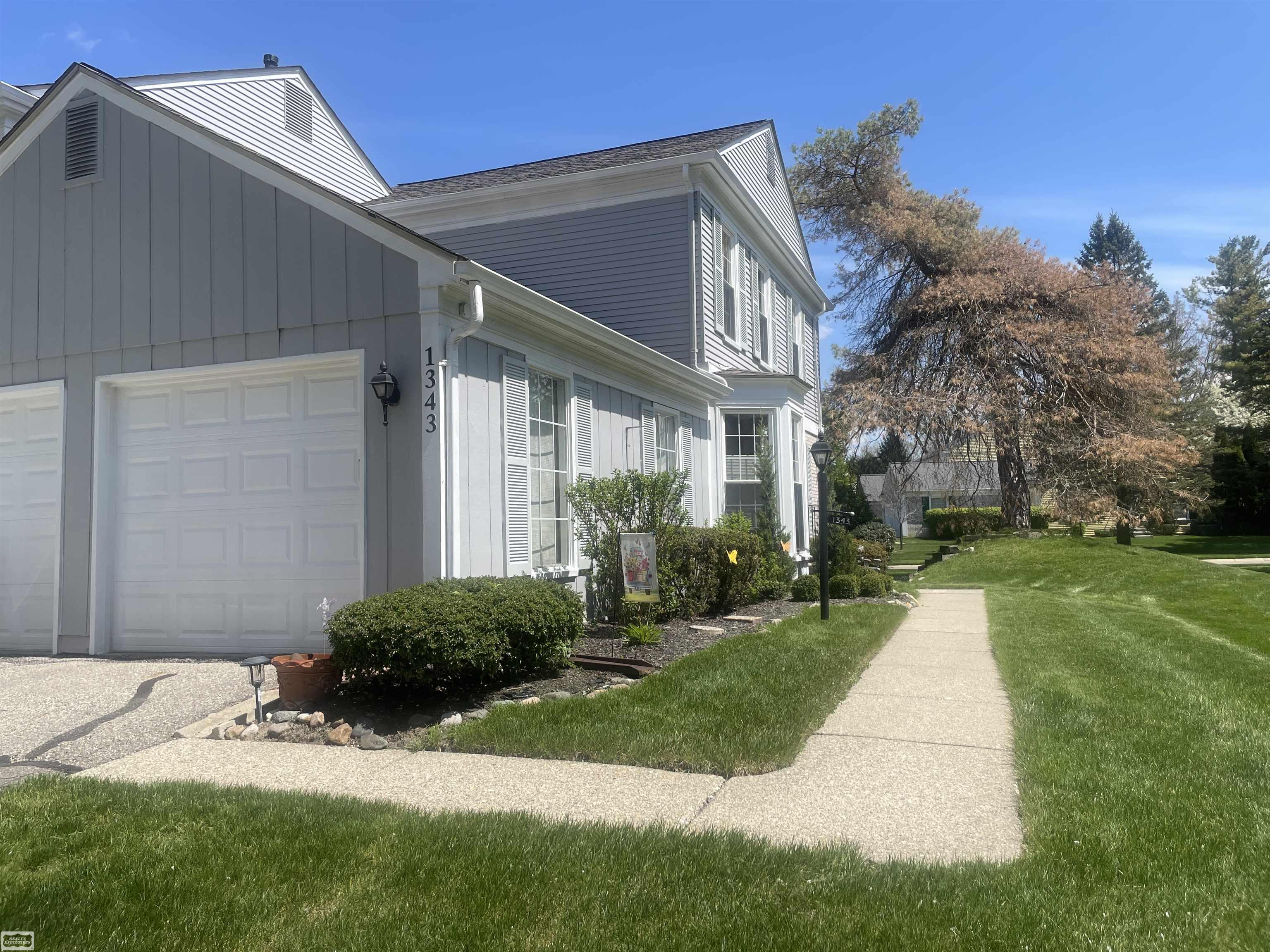 1343 Autumn Lane Rochester, MI 48306 - Photo 2 of 42